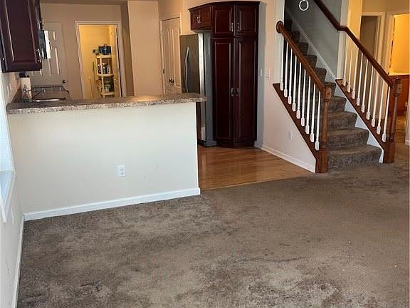 2nd image of 1064 Carriage Ln