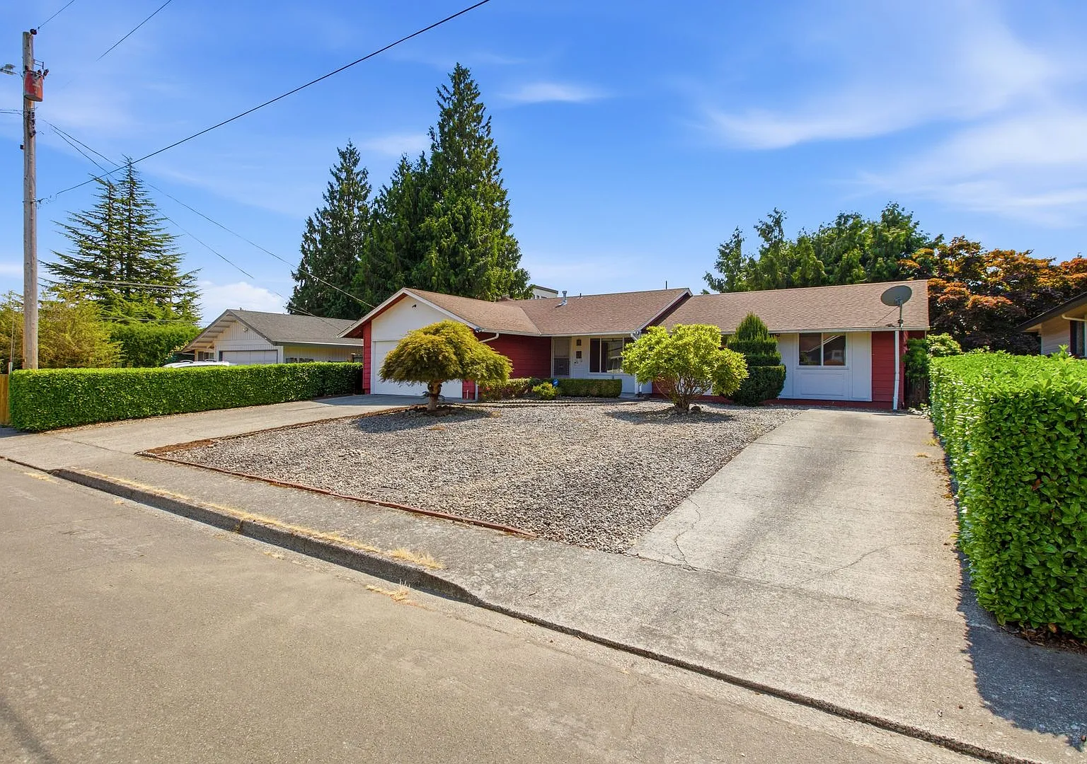Cozy Renton Highland 3 Bedroom Rambler Low-Maintenance Living! — Photo 2