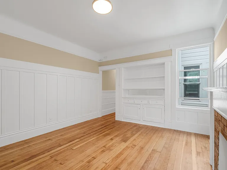 2736-2758 Franklin Street — Photo 7