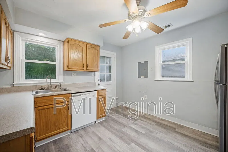 2 bed, 1.0 bath, 720 sqft, $1,450 — Photo 3