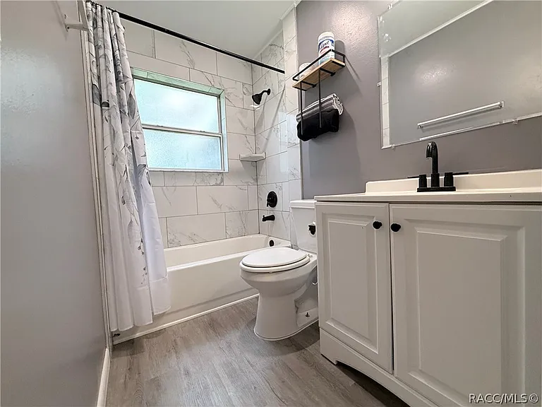 10715 N Northcut Ave — Photo 27