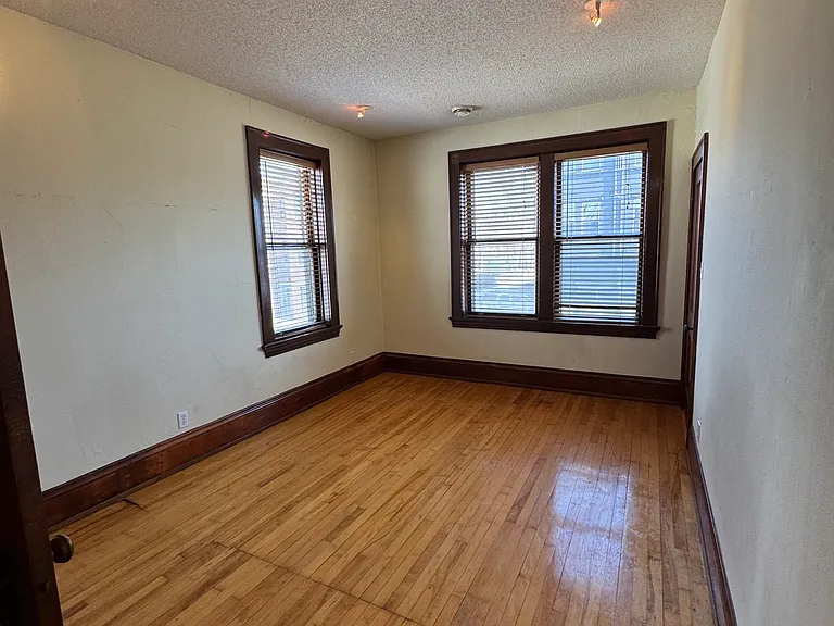 843 Rice St — Photo 10