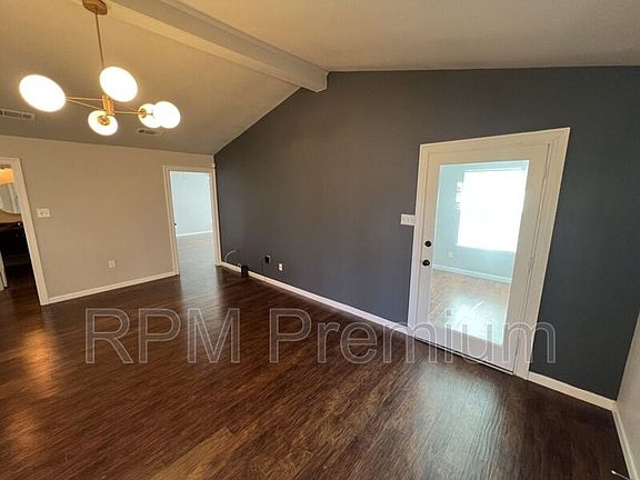 4th image of 10494 Wade Dr