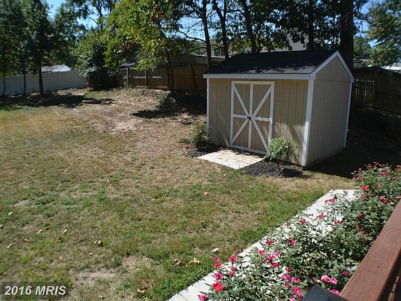 Huge Fenced Backyard w/Lg Deck