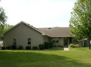 3926 Agamaite Rd, Green Bay, WI 54311