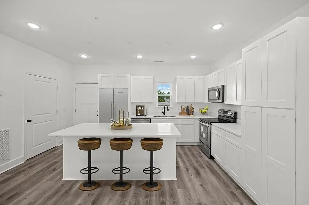 2 bed, 2.5 bath, 1425 sqft, $1,500 — Photo 2