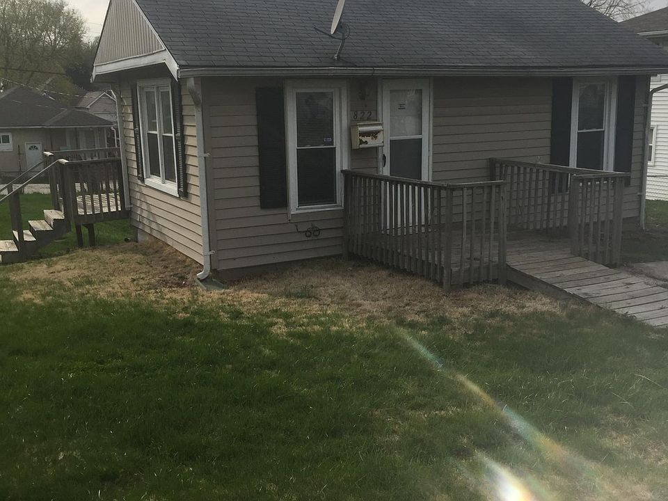 Front view with ramp entry