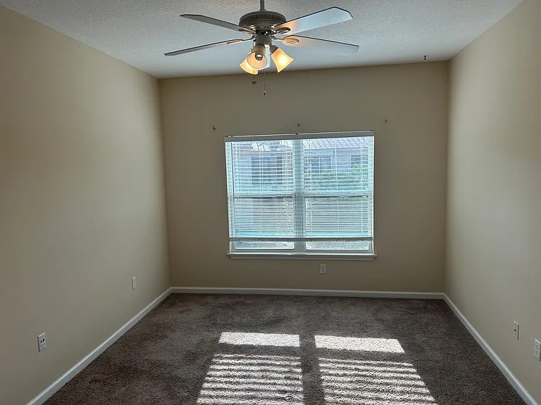 403 Bouchelle Dr #211 — Photo 8
