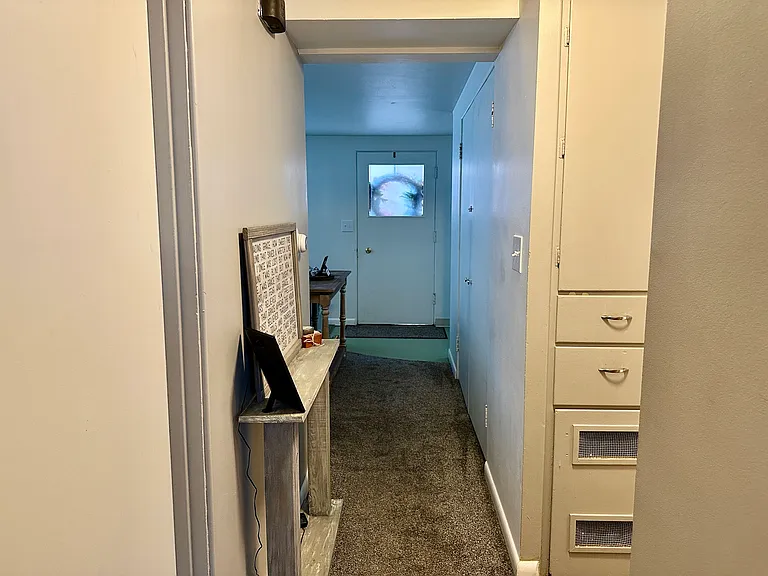 1109 E Benton St — Photo 6