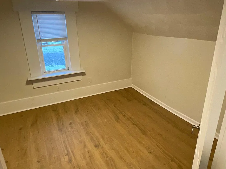 119 E Wilson St — Photo 45