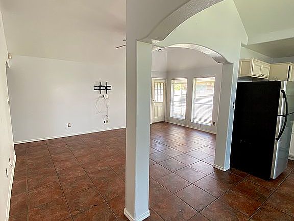 4th image of 3407 N 41st Ln
