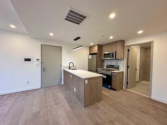 Rented by JB Mac Real Estate Inc. | media 10