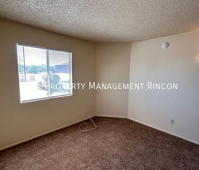 1417 N El Rio Dr — Photo 10
