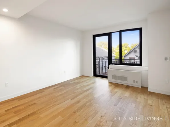 1825 Ocean Avenue image 3 of 26
