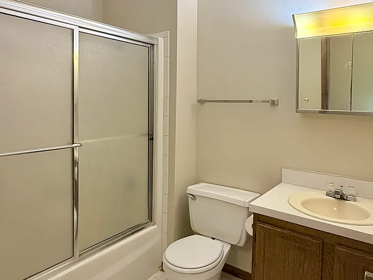310 E Salem Ave #4 — Photo 6