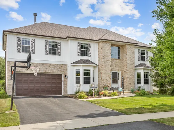 1145 Heartland Dr, Yorkville, IL 60560