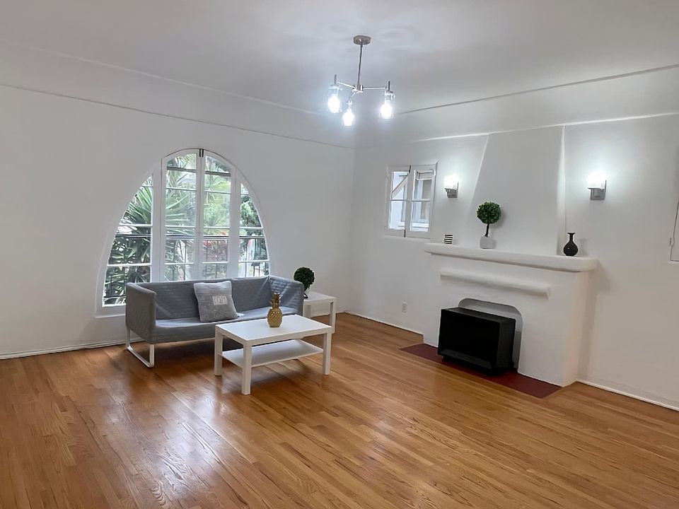 1st image of 7948 Blackburn Ave #6