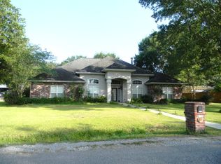 212 Sycamore St, Raceland, LA 70394