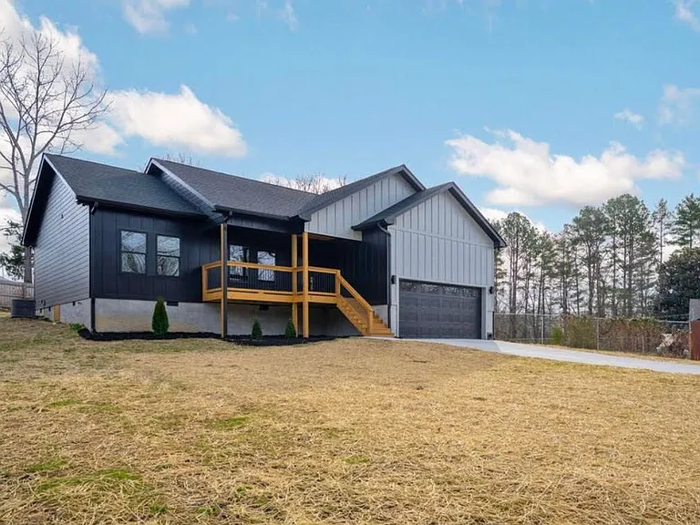 8806 Nelson Rd — Photo 3