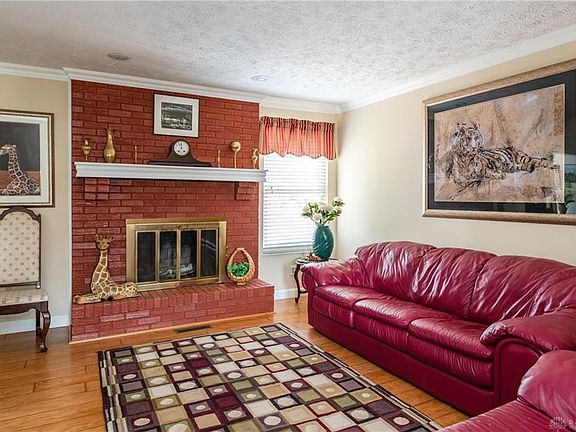 3rd image of 1025 Newpark Dr