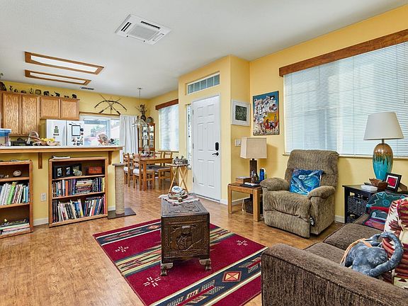 5th image of 632 Meadowbrook Lane