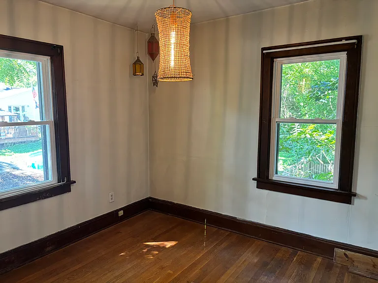 211 Chestnut Blvd #4 — Photo 2