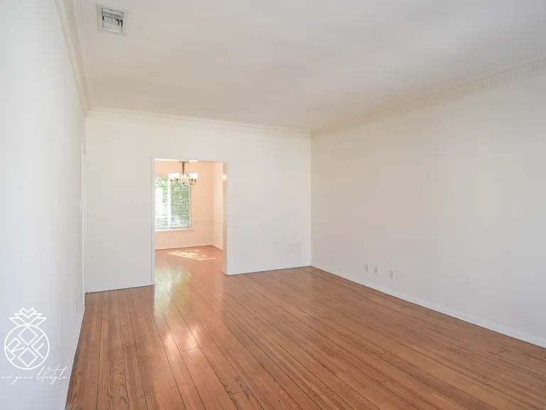 9356 W Olympic Blvd #1/2 — Photo 9