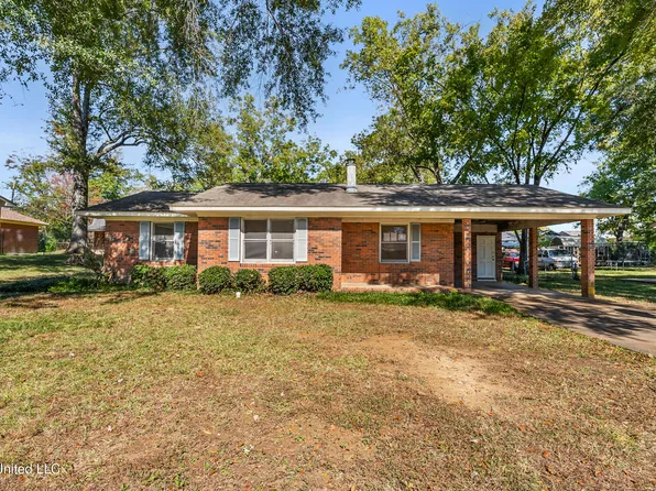 690 Cox Ave, Holly Springs, MS 38635