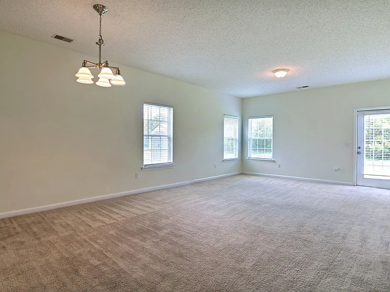 20 Evergreen Oak Dr — Photo 15