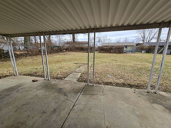 4th image of 3823 Iberis Ave