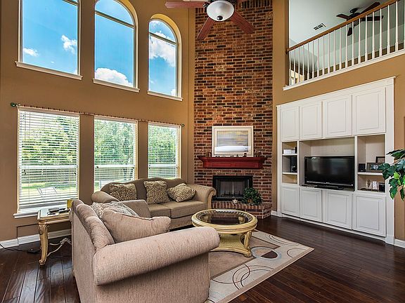 4th image of 3815 Lagoona Dr
