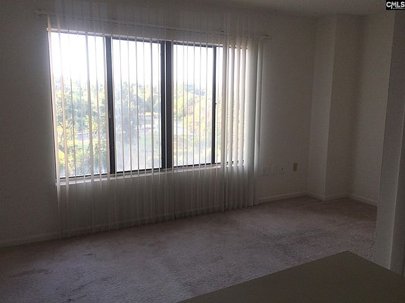 3rd image of 1600 Park Cir APT 605