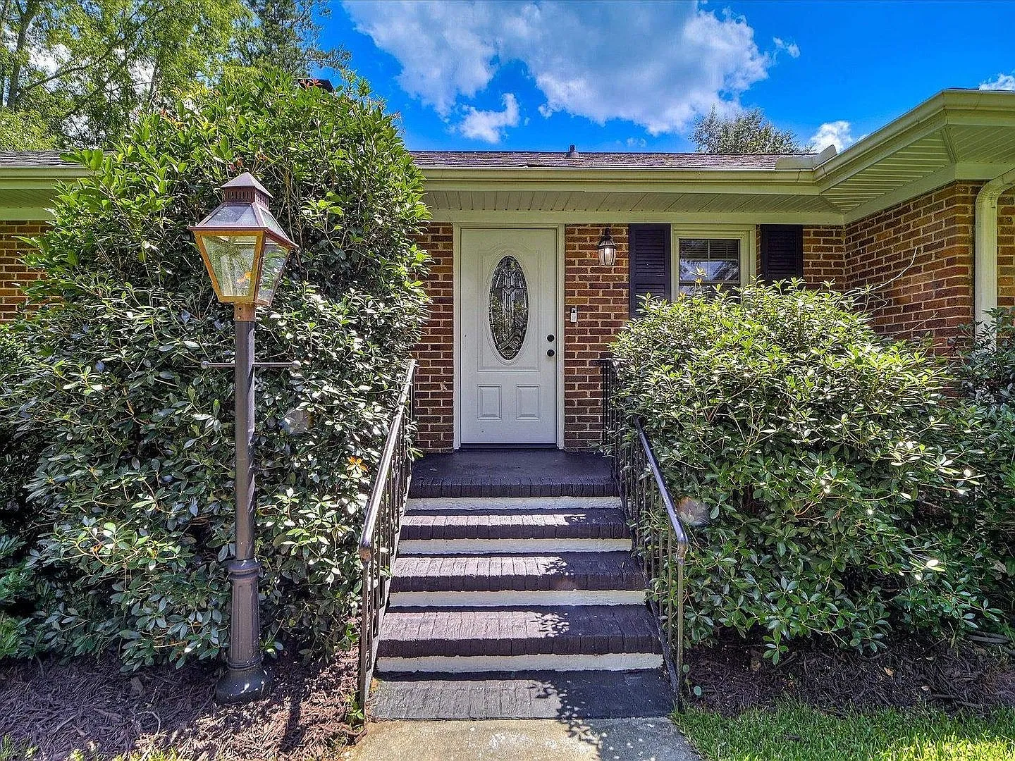 215 Barnard Ave Se — Photo 3