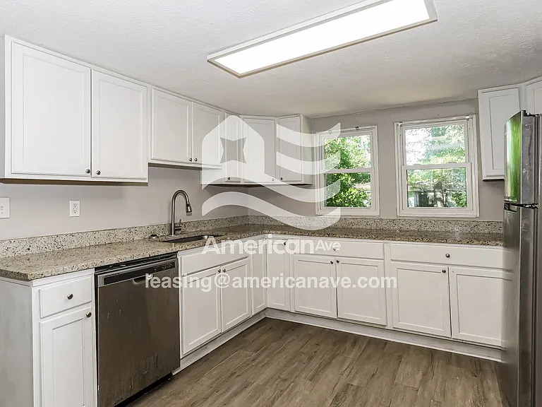 12685_006_kitchen_6.jpg