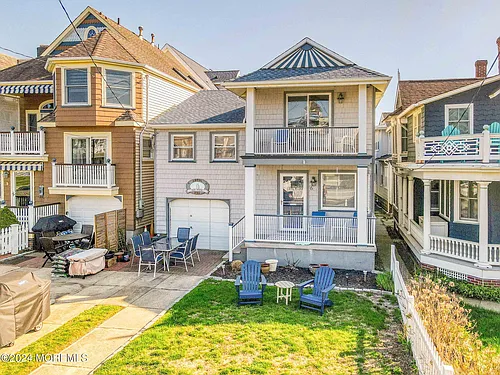 6 1/2 Embury Ave Photo 1