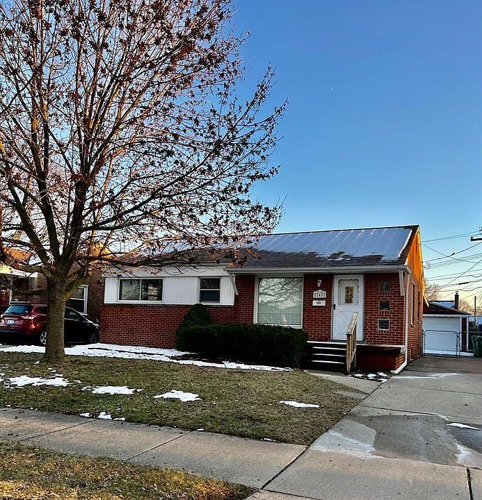 1st image of 27637 Cambridge St