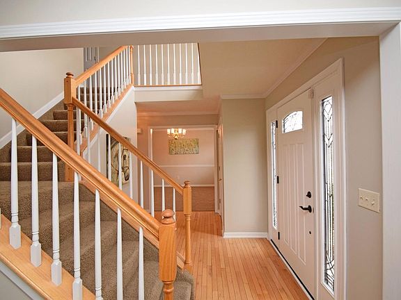 2nd image of 6753 Grimsby Ln