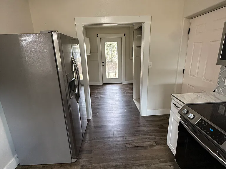 1215 Irving Rd — Photo 9