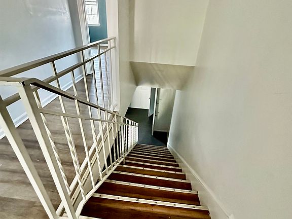 3rd image of 5816 Hunting Ridge Ln APT C