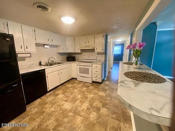 4th image of 1625 Woodrow Dr APT 403