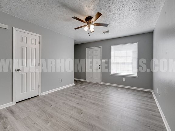 5th image of 2405 Washington Ave APT E4