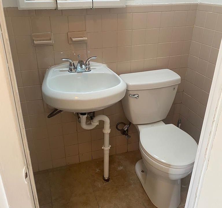 1st image of 14014 Laburnum Ave Floor 1