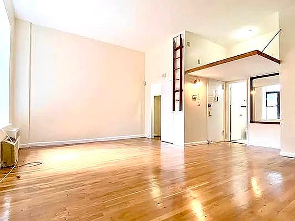4th image of 126 W 71st St APT 3B
