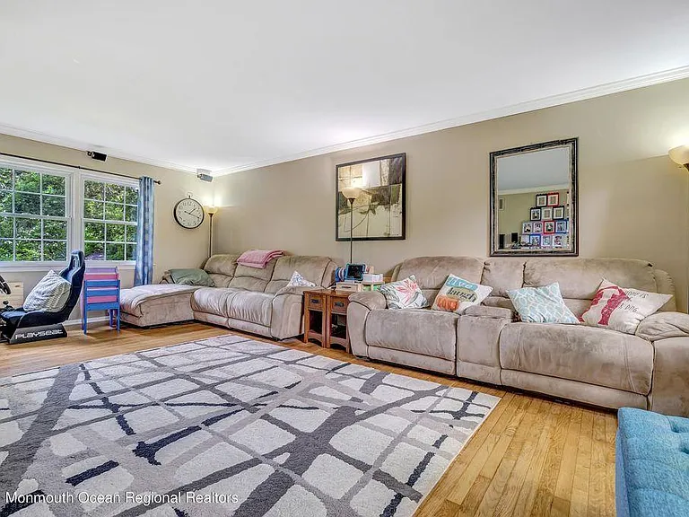98 Oak Ridge Pkwy — Photo 16