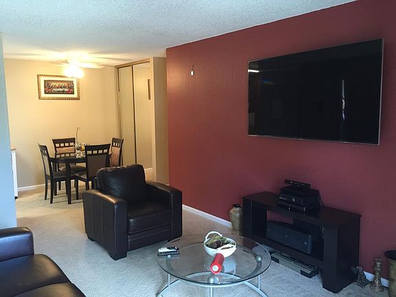 3rd image of 421 Piccadilly Pl APT 10