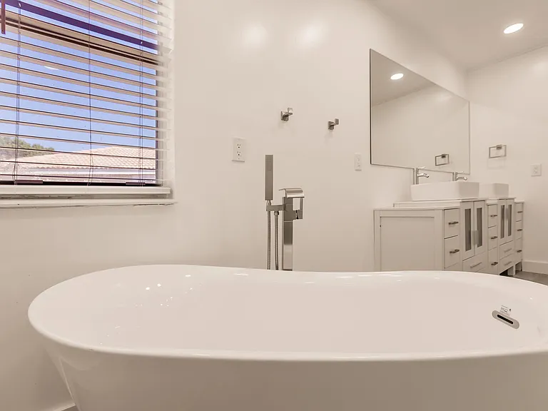 6292 NW 40th Ave — Photo 18