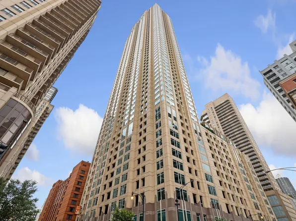 33 W Ontario St APT 26B, Chicago, IL 60654