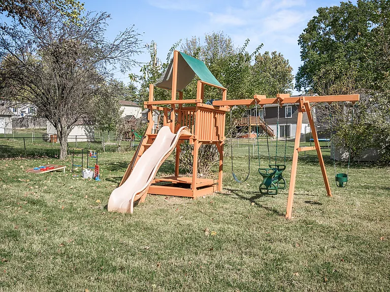 522 Ross Ln — Photo 29