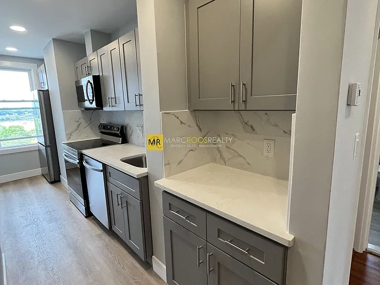 35 Faywood Ave #1 — Photo 9
