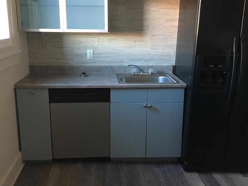 1st image of 409 High St Unit 8